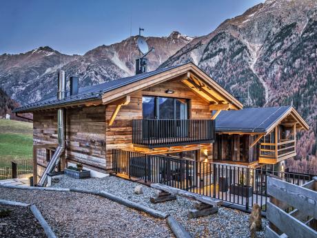 Summit-Lodge Sölden / links