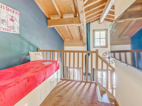 Chalet Blue Wood - Mezzanine